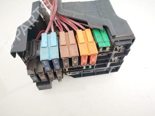 Used Fuse box Fuse box RENAULT LAGUNA II (BG0/1_) 1.9 dCi (BG08, BG0G) (120 hp) 33073169 33073169