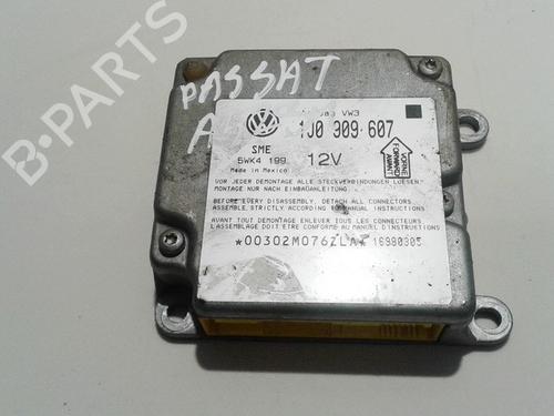 ecu-airbags-vw-passat-b5-variant-3b5-1997-1998-1999-2000-2001-33521490 main image