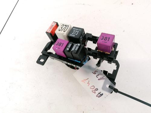 fuse-box-audi-a6-c6-4f2-2004-2005-2006-2007-2008-2009-2010-2011-32909486 main image