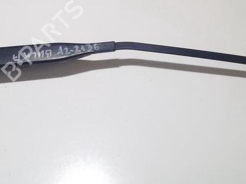 Used Front windshield wiper arm Front windshield wiper arm 33502230 33502230