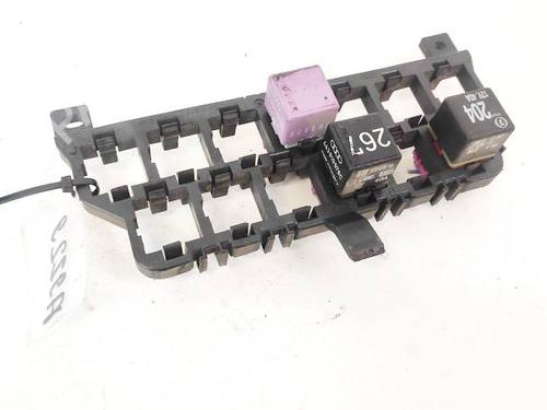 fuse-box-audi-a4-b5-8d2-1994-1995-1996-1997-1998-1999-2000-2001-32947340 main image
