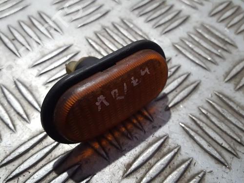 Højre side indikator Højre side indikator RENAULT MEGANE I (BA0/1_) 1.6 16V (BA04, BA0B, BA11, BA1J, BA16, BA19, BA1K, BA1V,... (107 hp) 35704701 35704701