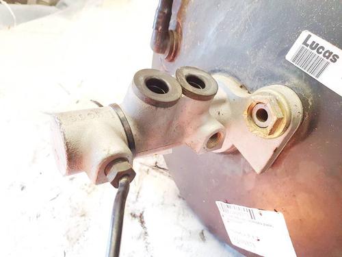 Used Brake master cylinder Brake master cylinder AUDI A4 B5 (8D2) 1.9 TDI (110 hp) 35871845 35871845