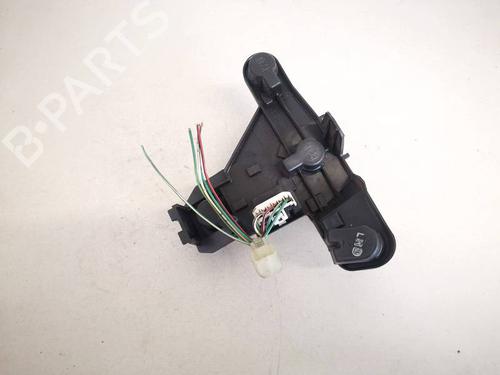 Lampeholder Lampeholder TOYOTA COROLLA (_E12_) 2.0 D-4D (CDE120R, CDE120L_) (110 hp) 35299481 35299481
