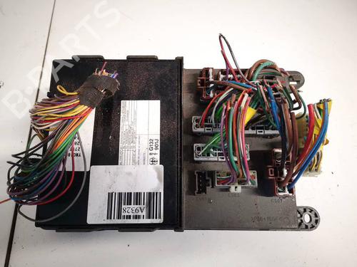 Used Fuse box LAND ROVER FREELANDER I (L314) 2.0 DI 4x4 (98 hp) 32618886