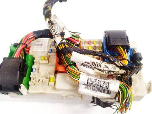 Used Fuse box Fuse box 39544763 39544763