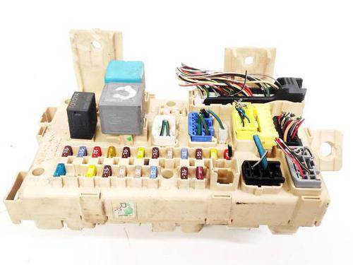Used Fuse box Fuse box 32941299 32941299