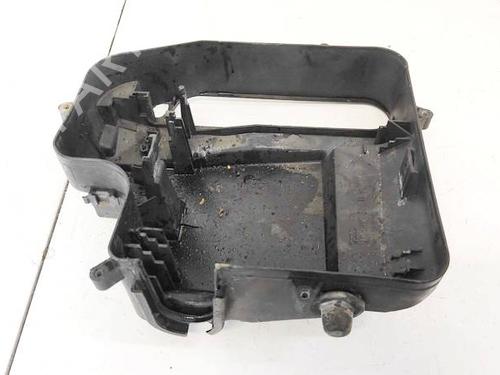 fuse-box-audi-a4-b5-8d2-1994-1995-1996-1997-1998-1999-2000-2001-32945753 main image