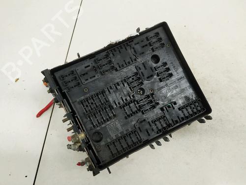 Used Fuse box Fuse box VW TOURAN (1T1, 1T2) 1.9 TDI (100 hp) 33086174 33086174