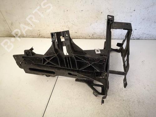 Used Right headlight support Right headlight support BMW 5 (F10) 520 d (184 hp) 39574383 39574383