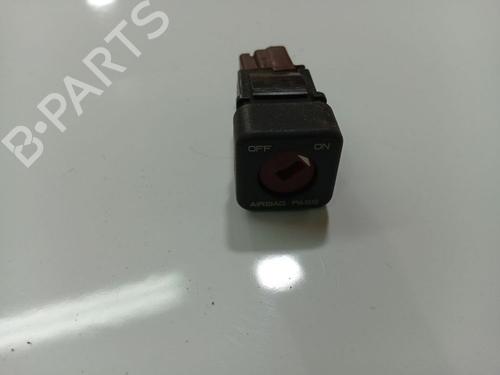 Used Switch Switch PEUGEOT 407 (6D_) 2.0 HDi 135 (6DRHRH, 6DRHRE, 6DRHRG, 6DRHRJ) (136 hp) 32548000 32548000