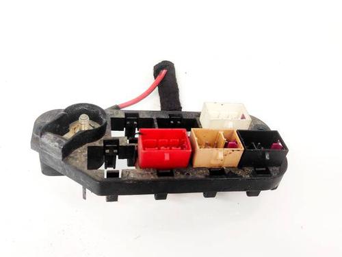 Used Fuse box AUDI A4 B6 (8E2) 1.9 TDI (130 hp) 32959345