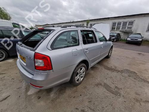 Electronic module SKODA OCTAVIA II (1Z3) 1.6 TDI | BP32564221M83