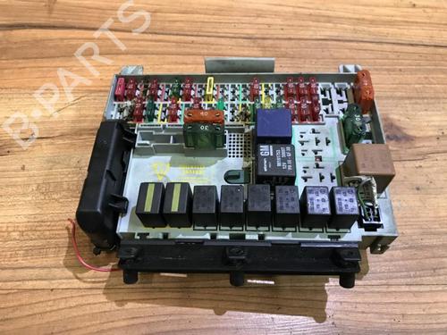 Used Fuse box Fuse box OPEL VECTRA B (J96) 2.0 i (F19) (112 hp) 33485670 33485670