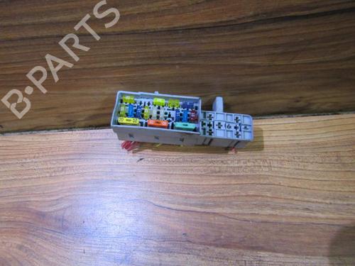 Used Fuse box Fuse box 33480400 33480400