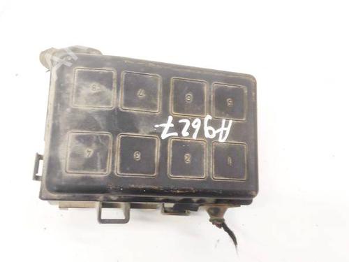 Used Fuse box Fuse box 32963898 32963898