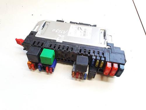 Used Fuse box Fuse box MERCEDES-BENZ S-CLASS (W220, V220) S 320 (220.065, 220.165) (224 hp) 32615222 32615222