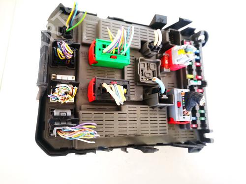 Used Fuse box Fuse box LANCIA ZETA (22_) 2.0 JTD (220.AR5, 220.AN5) (109 hp) 33075172 33075172