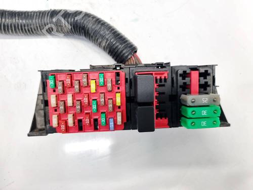 Fuse box TESLA MODEL S (5YJS) 85D AWD | BP32618423E1 - Image 4