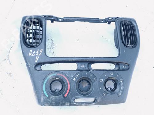 Used Air vent Air vent TOYOTA YARIS VERSO (_P2_) 1.3 (NCP20_, NCP22_, NCP20R, NCP22R) (84 hp) 33072789 33072789