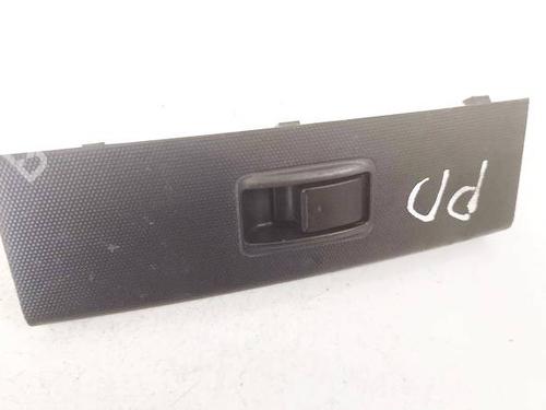 Used Switch Switch TOYOTA COROLLA Verso (ZER_, ZZE12_, R1_) 2.2 D-4D (AUR10_, AUR10R) (136 hp) 32575559 32575559