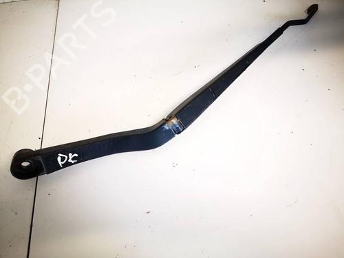 Used Front windshield wiper arm Front windshield wiper arm 32568982 32568982