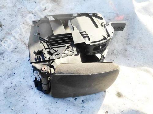 Used Armrest / Center console Armrest / Center console VW GOLF V (1K1) 1.9 TDI (105 hp) 35210254 35210254