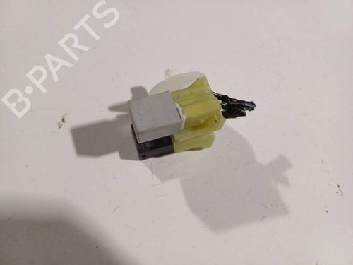 Used Fuse box Fuse box 32576329 32576329