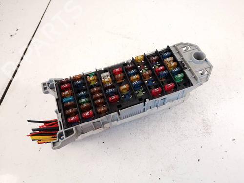 Used Fuse box OPEL MERIVA A MPV (X03) 1.7 CDTI (E75) (100 hp) 32610629