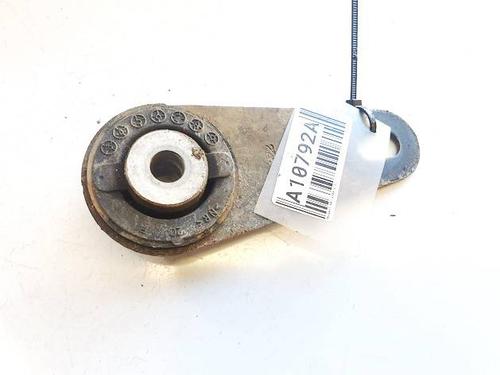 Used Engine mount Engine mount PEUGEOT 407 (6D_) 2.2 (6D3FZE, 6D3FZH) (158 hp) 32533006 32533006