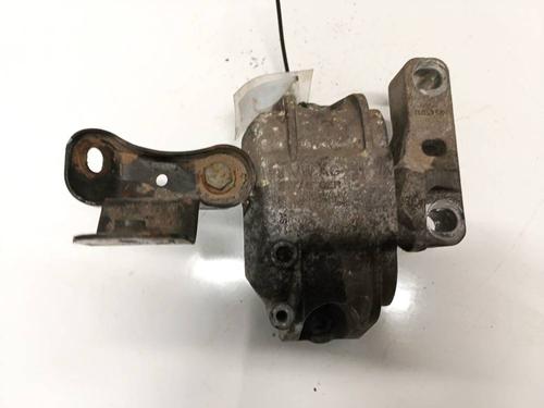 Engine mount VW GOLF PLUS V (5M1, 521) 1.9 TDI | BP32566304M89 - Image 2