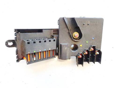 Used Fuse box Fuse box MERCEDES-BENZ CLS (C219) CLS 320 CDI (219.322) (224 hp) 32945165 32945165