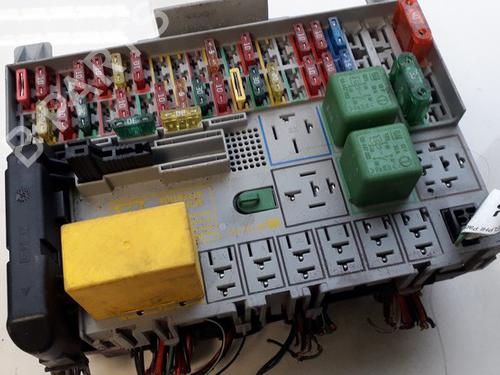 Used Fuse box Fuse box OPEL VECTRA B Estate (J96) 2.2 DTI 16V (F35) (125 hp) 33513207 33513207