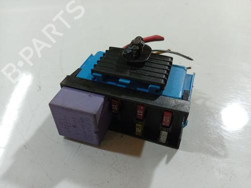 Used Fuse box Fuse box RENAULT SCÉNIC II (JM0/1_) 1.9 dCi (JM0G, JM12, JM1G, JM2C) (120 hp) 32971845 32971845