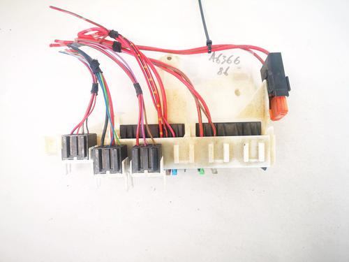Used Fuse box Fuse box BMW 5 (E39) 520 i (150 hp) 33074973 33074973