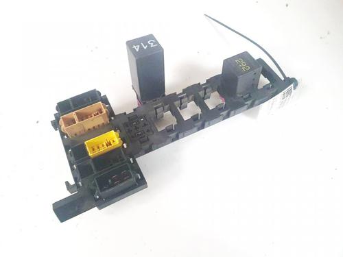 Used Fuse box Fuse box AUDI 80 B3 Saloon (893, 894, 8A2) 1.9 D (68 hp) 33081297 33081297