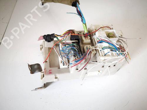 Used Fuse box Fuse box TOYOTA RAV 4 II (_A2_) 2.0 D 4WD (CLA20_, CLA21_, CLA20R, CLA21R) (116 hp) 32957071 32957071