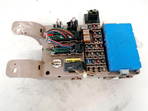 Used Fuse box Fuse box TOYOTA COROLLA Saloon (_E12_) 1.4 D-4D (NDE120_, NDE120R) (90 hp) 32876679 32876679