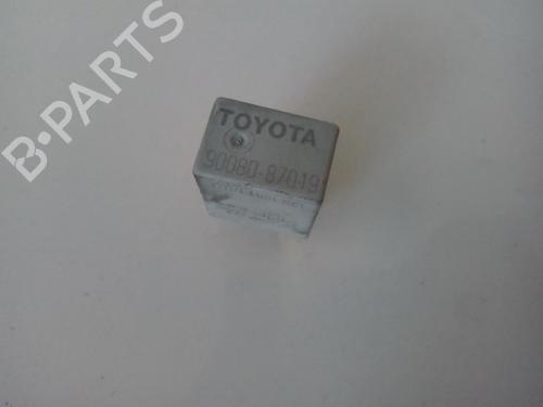 Used Electronic sensor Electronic sensor TOYOTA COROLLA Verso (ZER_, ZZE12_, R1_) 2.2 D-4D (AUR10_, AUR10R) (136 hp) 33525682 33525682
