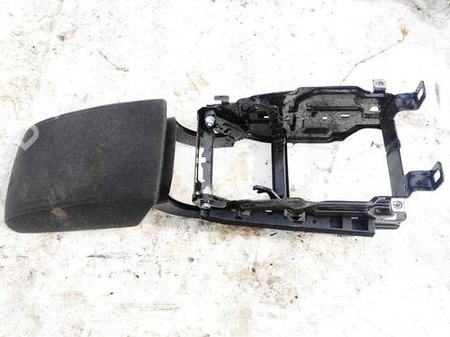 Used Armrest / Center console Armrest / Center console AUDI Q5 (8RB) 2.0 TDI quattro (170 hp) 35309433 35309433