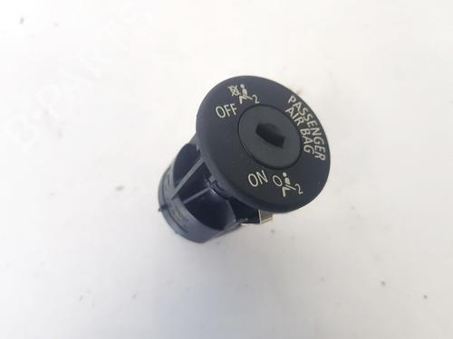 switch-bmw-1-convertible-e88-2007-2008-2009-2010-2011-2012-2013-33094160 main image