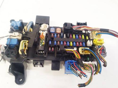 Used Fuse box Fuse box SUZUKI GRAND VITARA II (JT, TE, TD) 1.9 DDiS (JB419WD, JB419XD) (129 hp) 32593057 32593057