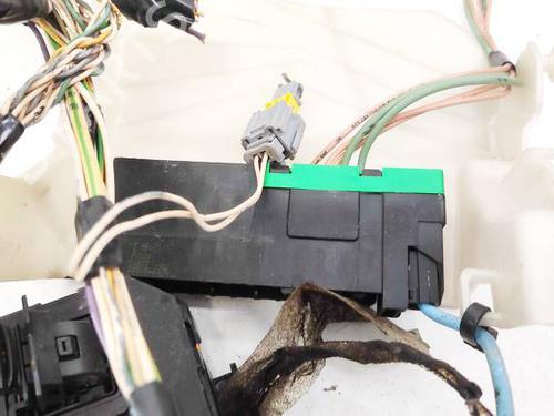 Used Fuse box Fuse box PEUGEOT 407 (6D_) 2.0 HDi 135 (6DRHRH, 6DRHRE, 6DRHRG, 6DRHRJ) (136 hp) 32956721 32956721
