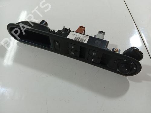 Used Switch RENAULT ESPACE IV (JK0/1_) 2.0 (JK0A, JK1D, JK0N) (170 hp) 32550729