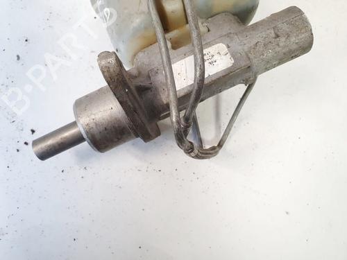 Used Brake master cylinder Brake master cylinder SUZUKI GRAND VITARA I (FT, HT) 2.7 (JA 627) (184 hp) 35484572 35484572