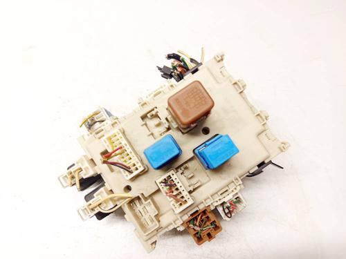 Used Fuse box Fuse box NISSAN PRIMERA Hatchback (P12) 1.6 (109 hp) 33489621 33489621