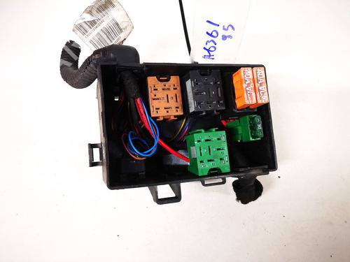 fuse-box-opel-zafira-a-mpv-t98-1999-2000-2001-2002-2003-2004-2005-2006-33084576 main image