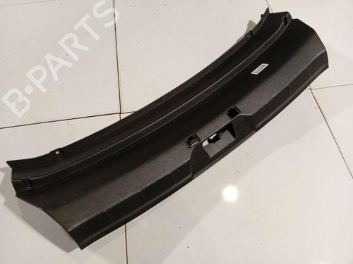 step-volvo-v40-hatchback-525-2012-2013-2014-2015-2016-2017-2018-2019-36379722 main image