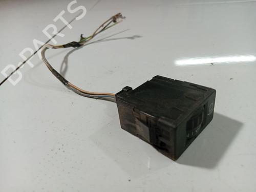 switch-peugeot-partner-box-bodympv-2008-36454676 main image