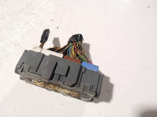 Used Fuse box Fuse box 32564988 32564988